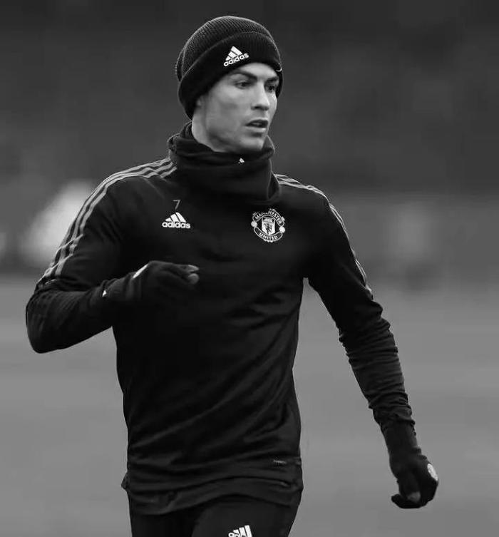 关于TheShy连续三场比赛得分超过大比分获胜，曼联不断突破！赛场气氛高涨的信息-开云官网