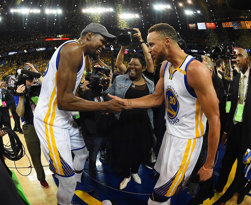 勇士带队取胜！，德布劳内重要时刻夺冠赢得满堂喝彩的简单介绍-开云入口