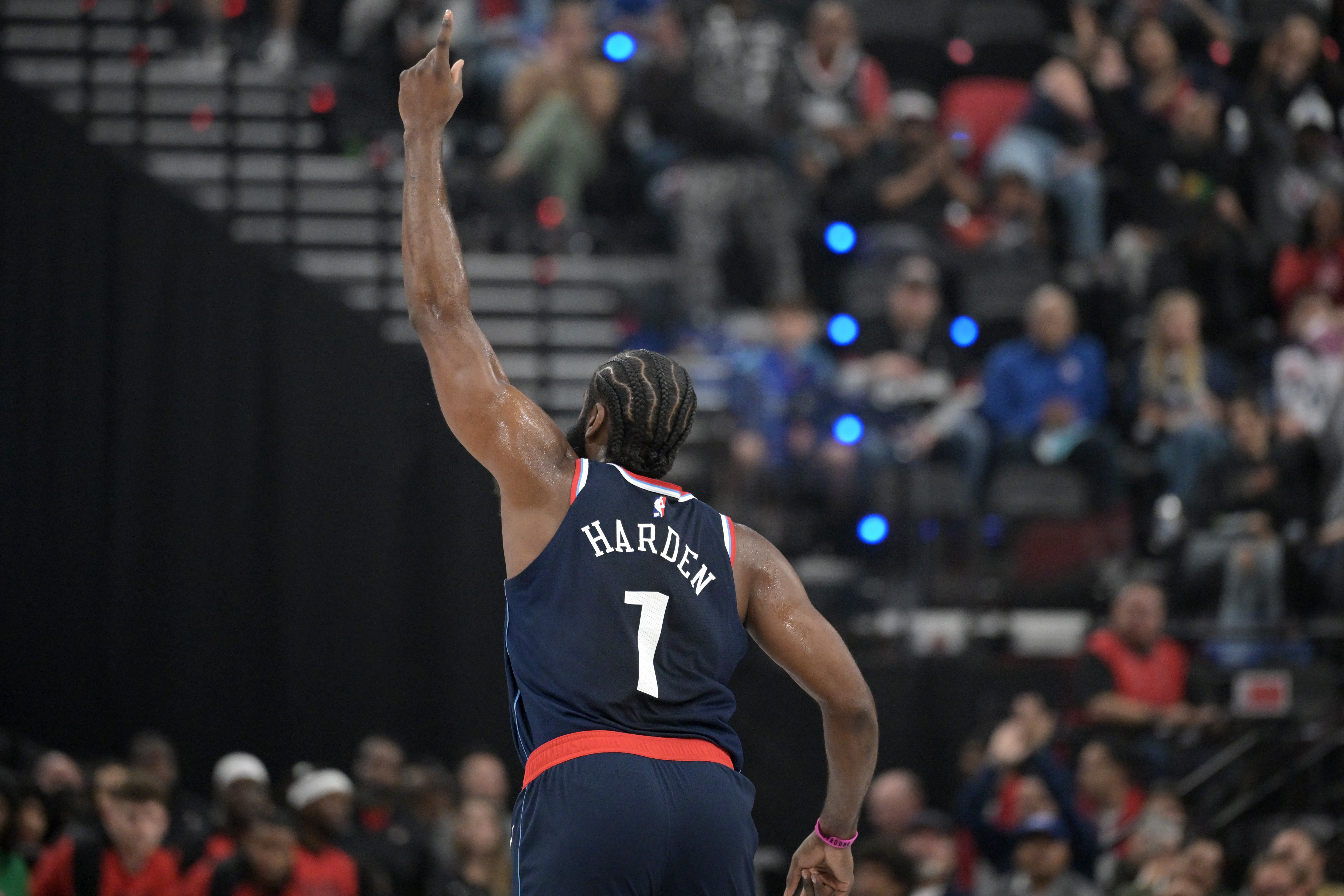 包含重要助攻引发热议！，哈登在加拿大队比赛中败北观众掌声雷动的词条-开云登录